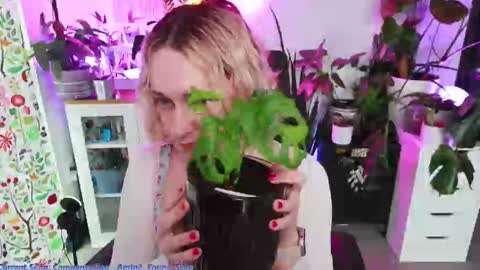 Zoey Ryan online show from January 10, 6:35 pm