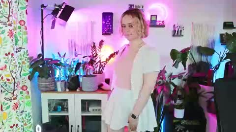 Zoey Ryan online show from January 16, 5:00 pm