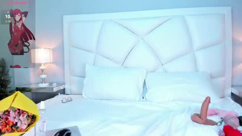 Z O E online show from March 8, 6:16 pm