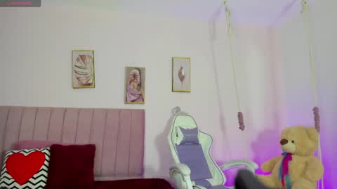 Zoe online show from April 21, 12:01 pm