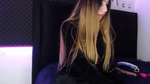 zpzphot online show from October 29, 9:04 pm