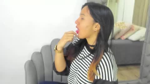 Im Zusan My schedule is from 1030pm to 430 am colombian time online show from April 21, 2:51 am