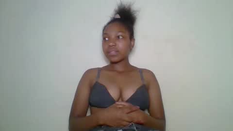 zyraelle_01 online show from May 1, 8:58 pm