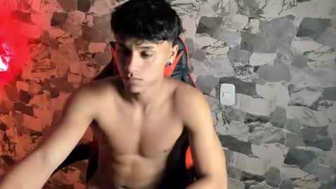 zyzz_1812 online show from June 18, 5:02 am
