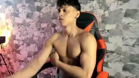 zyzz_1812 online show from June 29, 3:45 pm