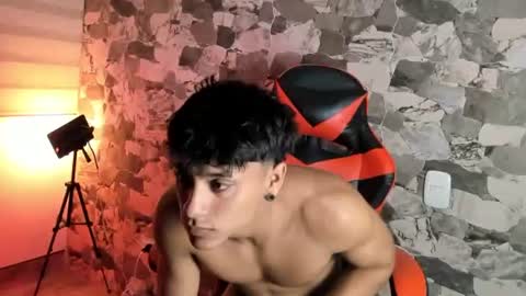 zyzz_1812 online show from June 25, 1:35 am